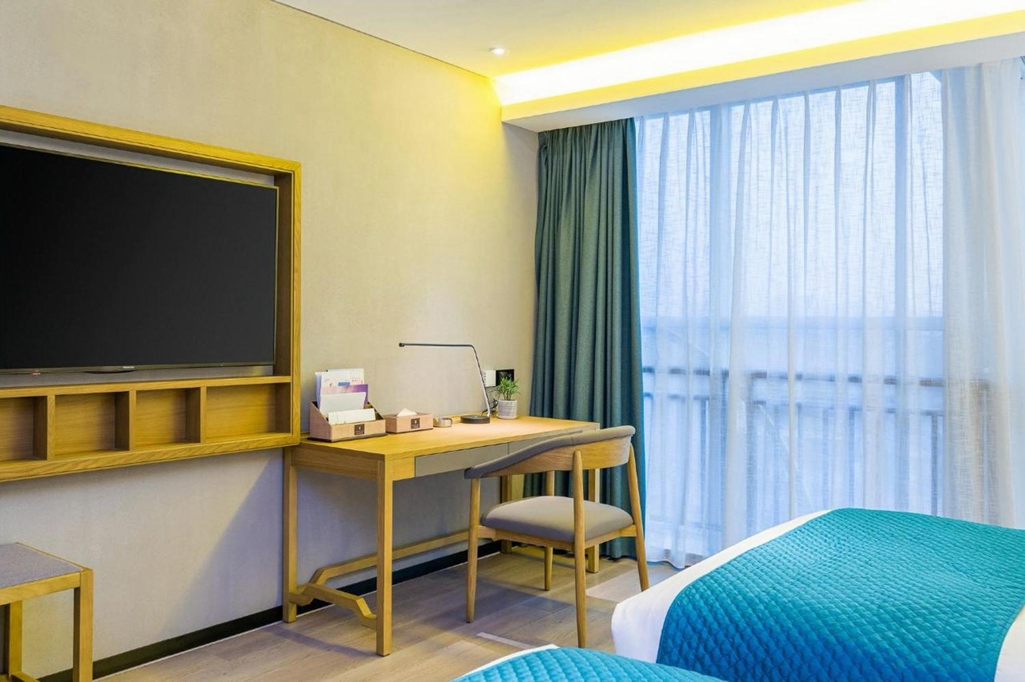 Mehood Lestie International Hotel Nancun Wanbo Metro Station Branch - Free Shuttle Bus To Canton Fair Complex During Canton Fair Period & Free Breakfast & Free Afternoon Tea & Free Midnight Snack & Free Vpn Internet Access Εξωτερικό φωτογραφία
