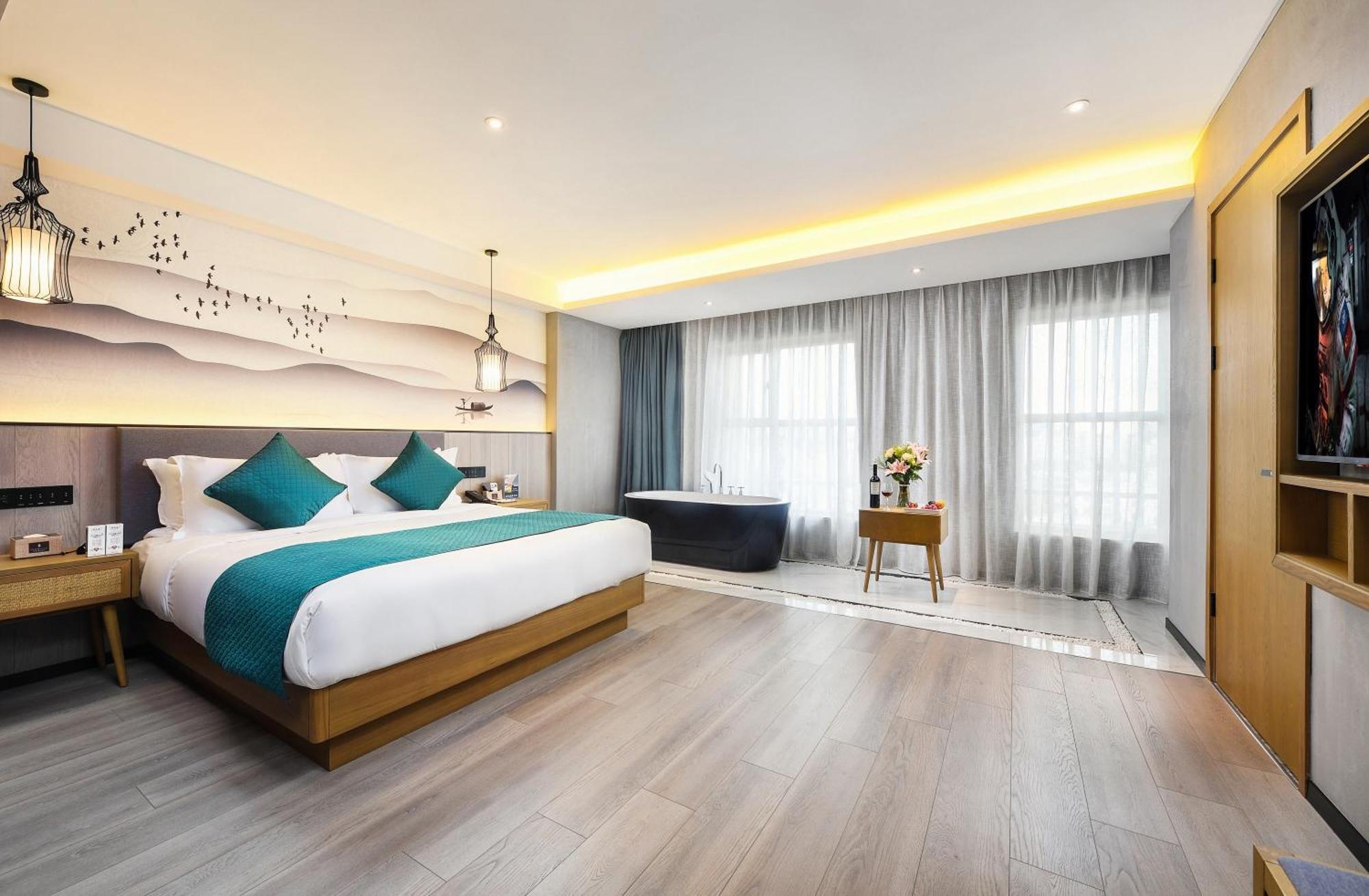Mehood Lestie International Hotel Nancun Wanbo Metro Station Branch - Free Shuttle Bus To Canton Fair Complex During Canton Fair Period & Free Breakfast & Free Afternoon Tea & Free Midnight Snack & Free Vpn Internet Access Εξωτερικό φωτογραφία