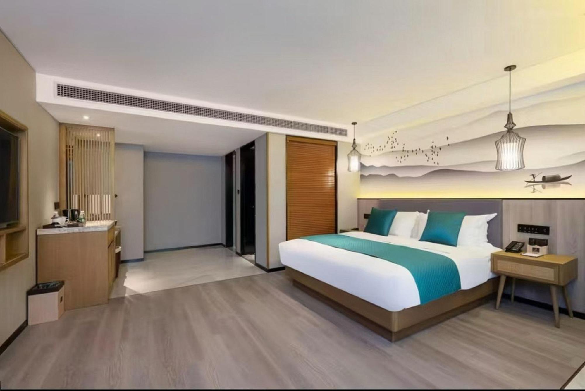 Mehood Lestie International Hotel Nancun Wanbo Metro Station Branch - Free Shuttle Bus To Canton Fair Complex During Canton Fair Period & Free Breakfast & Free Afternoon Tea & Free Midnight Snack & Free Vpn Internet Access Εξωτερικό φωτογραφία