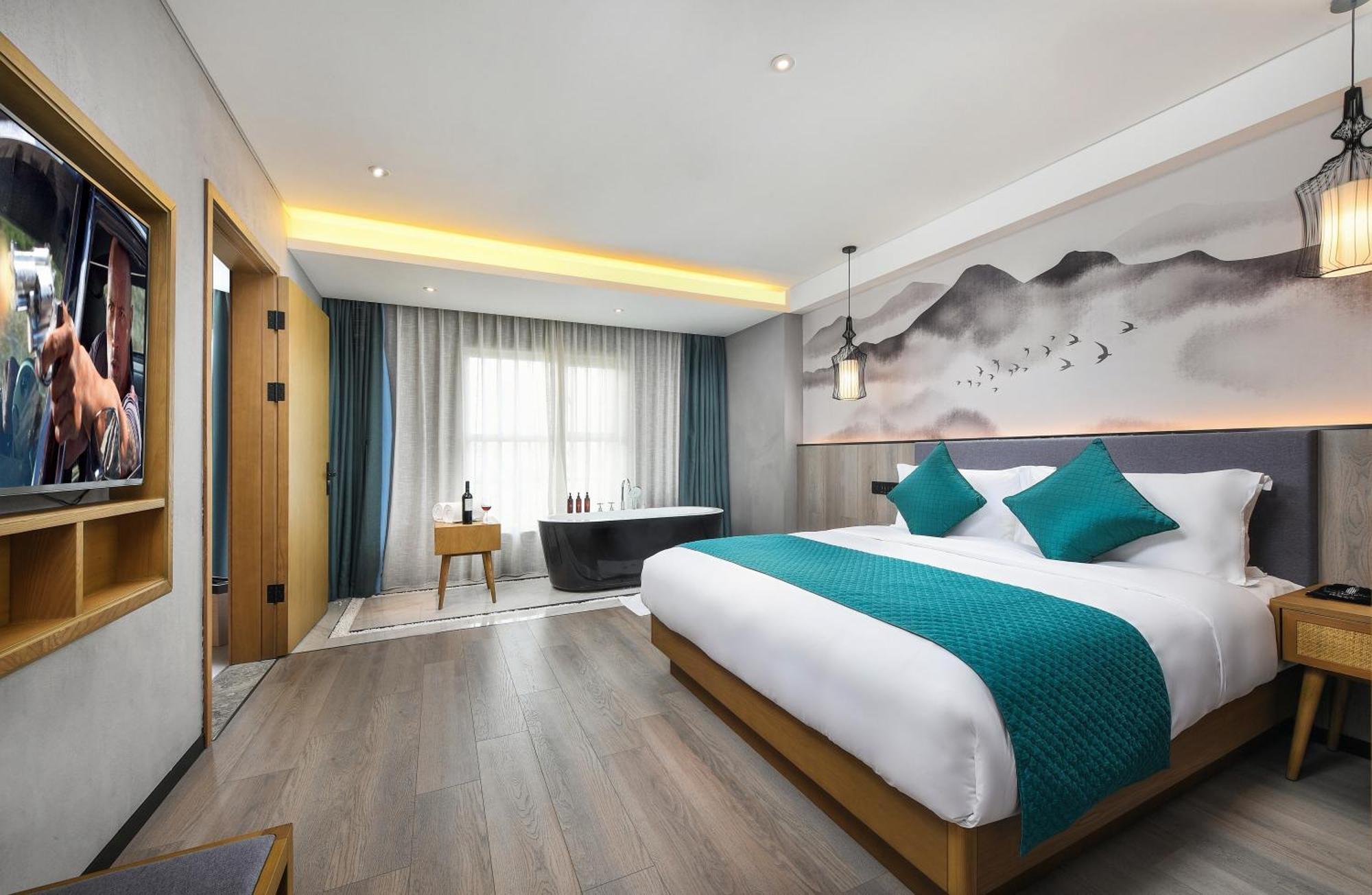 Mehood Lestie International Hotel Nancun Wanbo Metro Station Branch - Free Shuttle Bus To Canton Fair Complex During Canton Fair Period & Free Breakfast & Free Afternoon Tea & Free Midnight Snack & Free Vpn Internet Access Εξωτερικό φωτογραφία