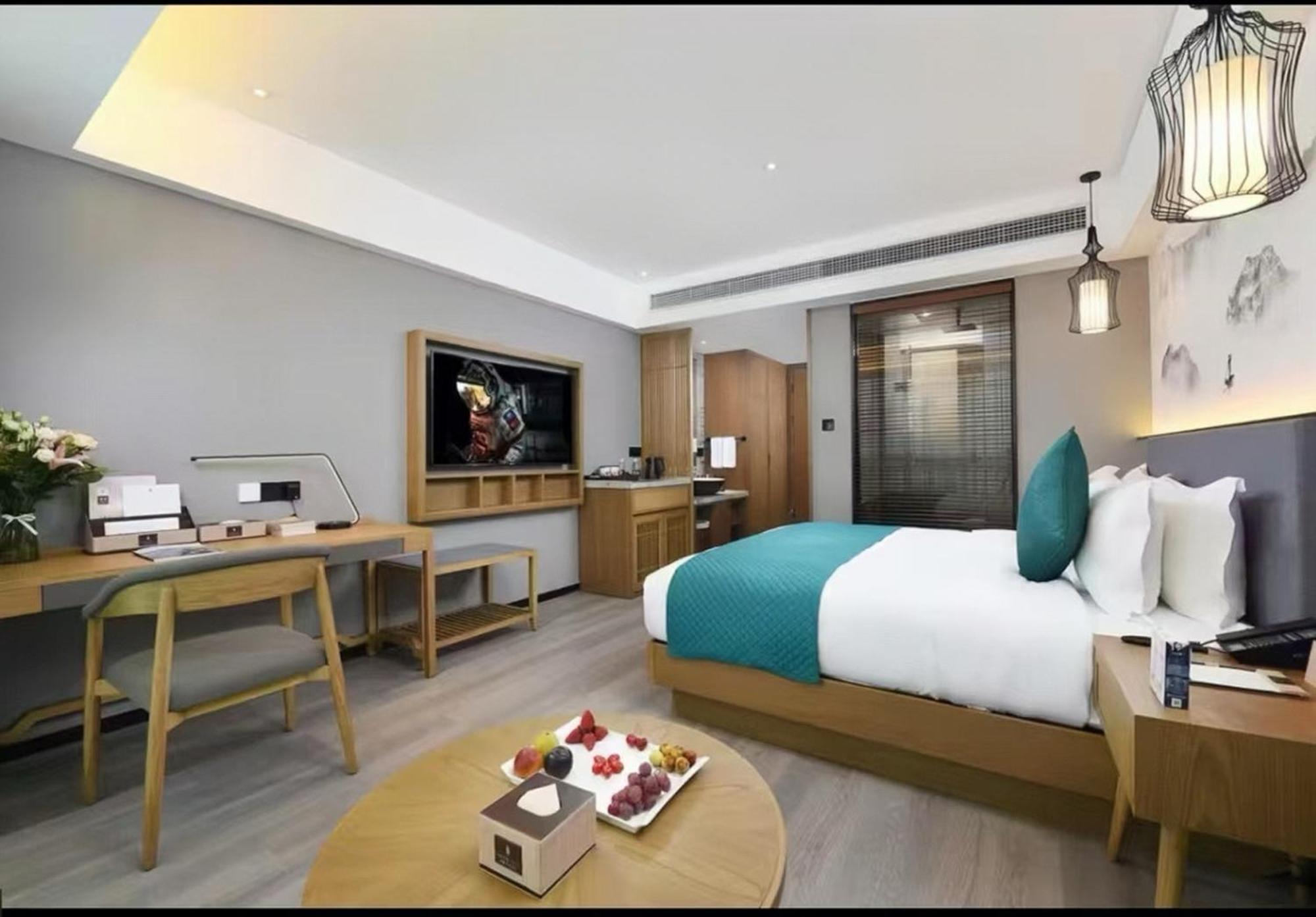 Mehood Lestie International Hotel Nancun Wanbo Metro Station Branch - Free Shuttle Bus To Canton Fair Complex During Canton Fair Period & Free Breakfast & Free Afternoon Tea & Free Midnight Snack & Free Vpn Internet Access Εξωτερικό φωτογραφία