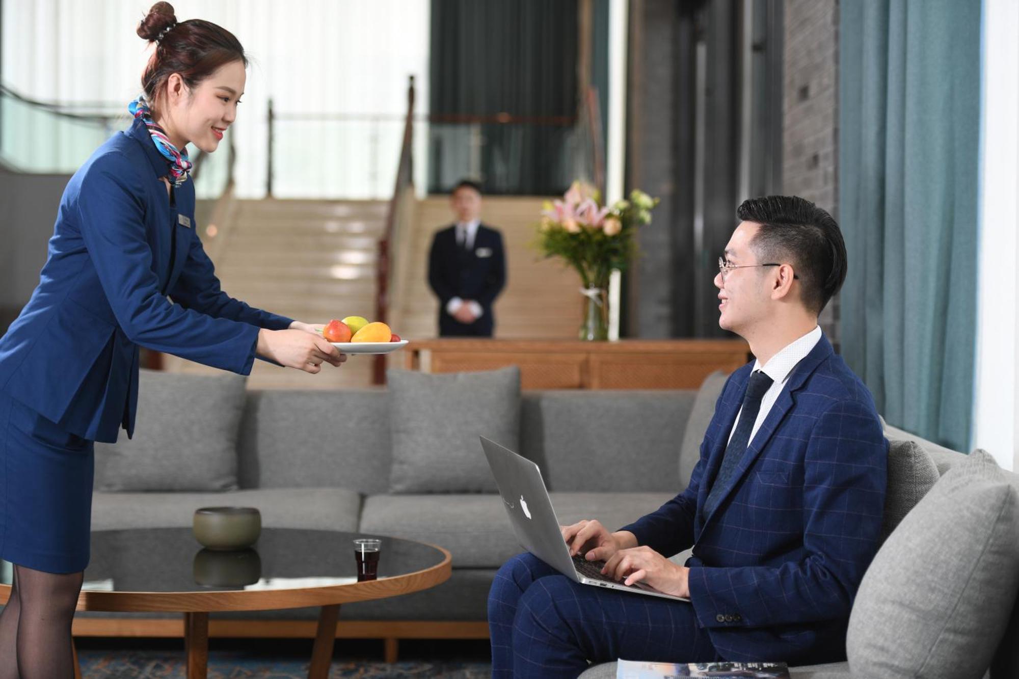 Mehood Lestie International Hotel Nancun Wanbo Metro Station Branch - Free Shuttle Bus To Canton Fair Complex During Canton Fair Period & Free Breakfast & Free Afternoon Tea & Free Midnight Snack & Free Vpn Internet Access Εξωτερικό φωτογραφία