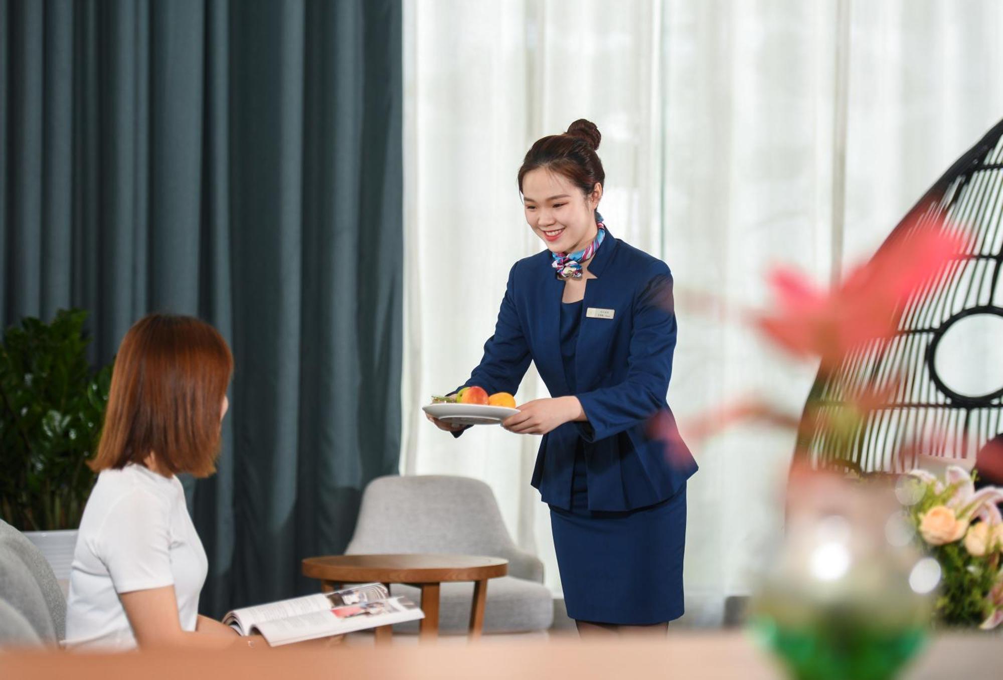Mehood Lestie International Hotel Nancun Wanbo Metro Station Branch - Free Shuttle Bus To Canton Fair Complex During Canton Fair Period & Free Breakfast & Free Afternoon Tea & Free Midnight Snack & Free Vpn Internet Access Εξωτερικό φωτογραφία